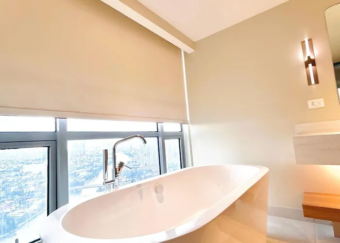 Aparthotel Residences - Novotel At Acqua Manila
